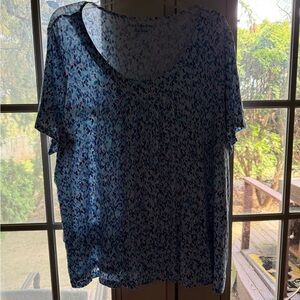 croft & barrow blue floral short-sleeve scoop neck blouse